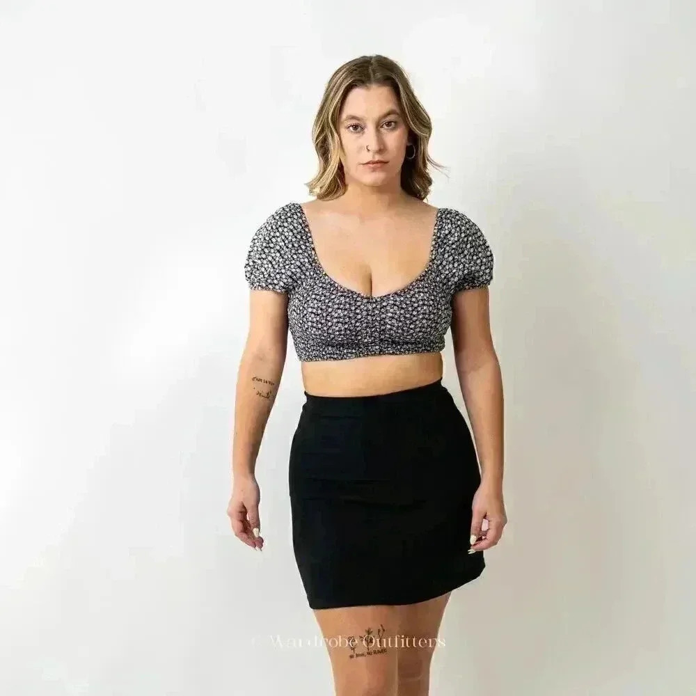 Low Cut Halter Cropped Peasant Blouse - Picture 5 of 10